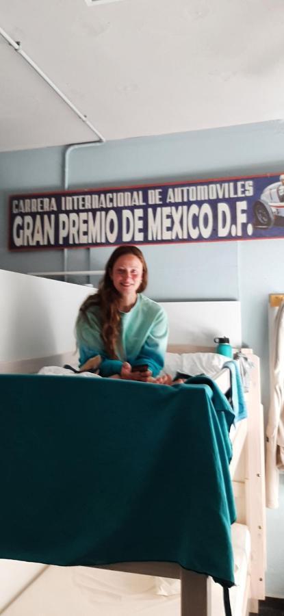 Cama Individual en habitación compartida femenina
