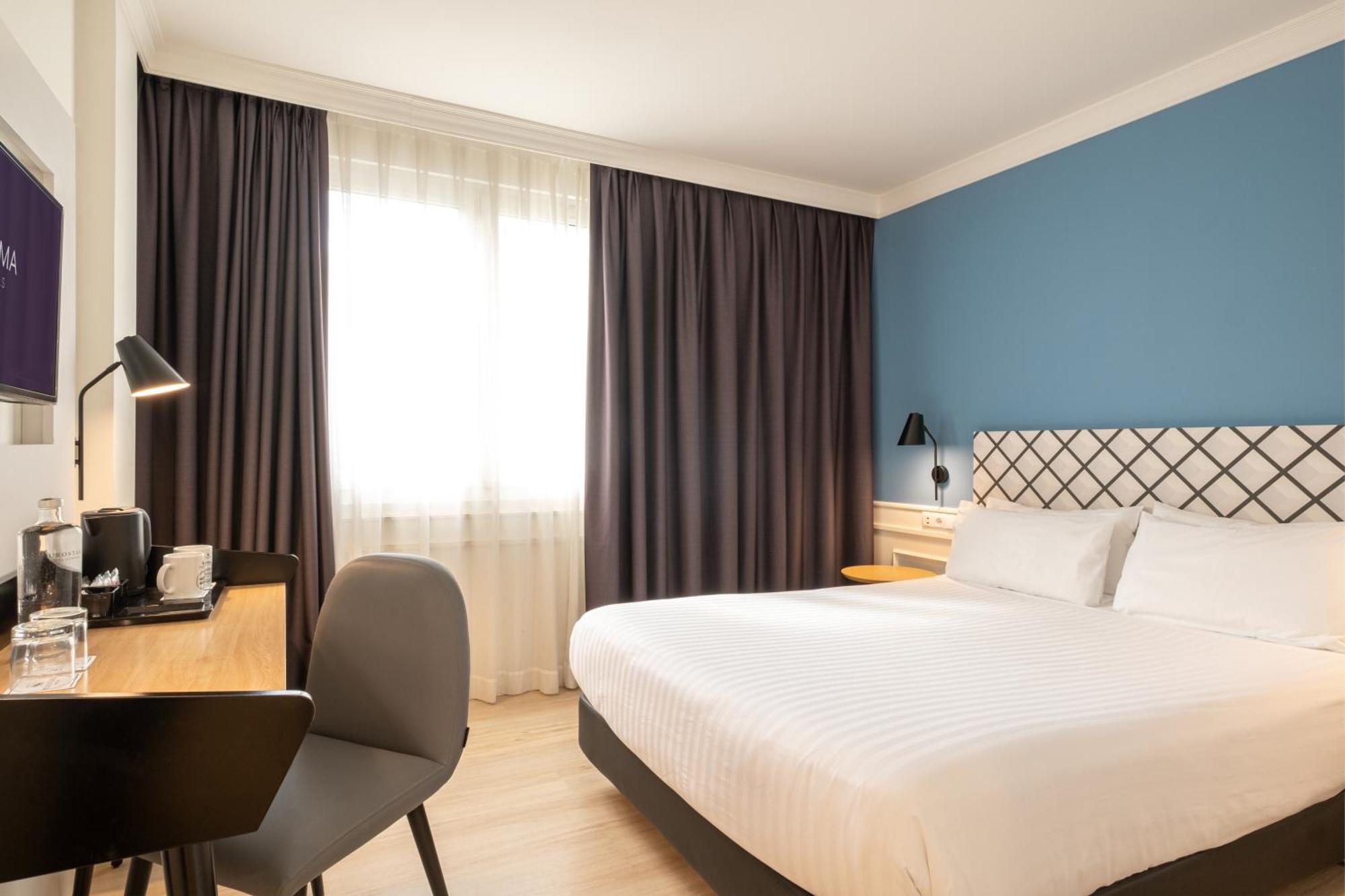 Deluxe Room,1722886407:JPEG